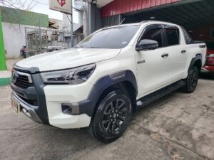 2025 Toyota Hilux 2.4 Conquest V 35K KM Casa Maintained Save 300K From Brand New A/T