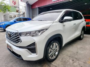 2025 Toyota Innova Zenix 2.0 Q Hybrid 7K KM Casa Maintained Save 150K Brand New A/T