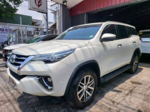 2019 Toyota Fortuner 2.4 V 7K KM Casa Maintained A/T