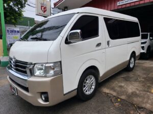 2015 Toyota Hiace Super Grandia 2.5 W/ Leather Seats 74K KM Casa Maintained A/T